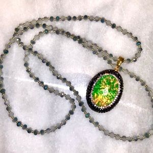 Beautiful Green crystallized necklace.